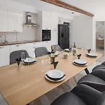 Gorgeous In With Private Swimming Pool, Be Inside Or Outside