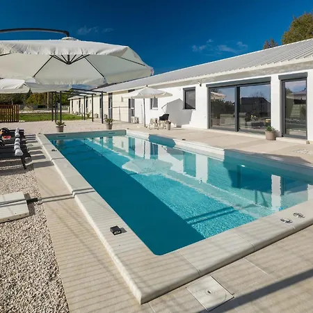 Gorgeous In Holiday home *