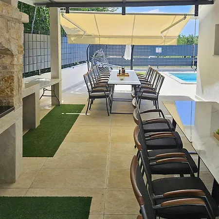 Gorgeous In Holiday home
